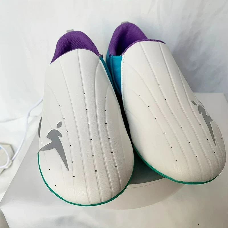 Tênis Clássico de Artes Marcia - Women'S Shoes Vs Men'S Size avaliação e preço